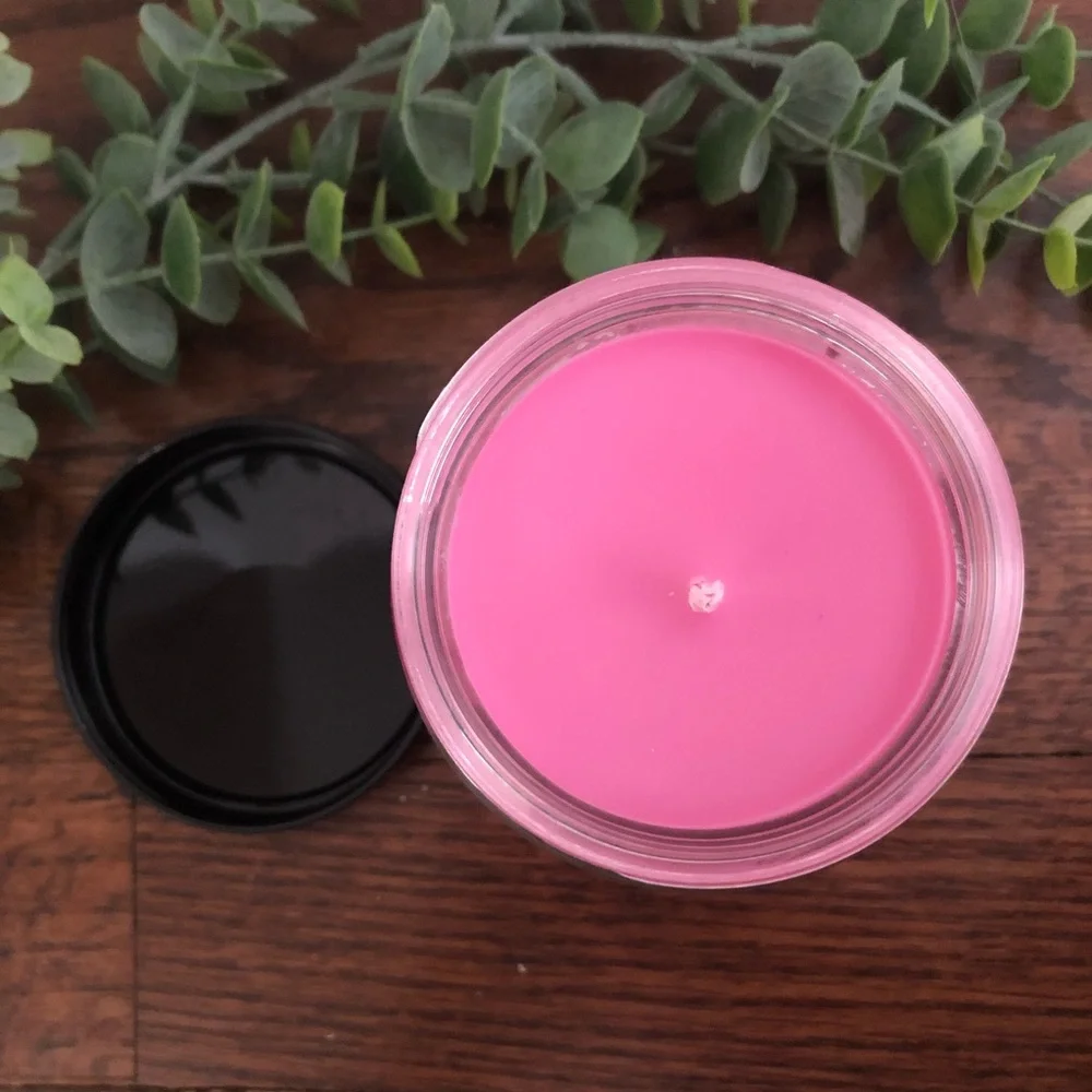 Bath & Body Works - Crushed Candy Cane Candle - 7 oz